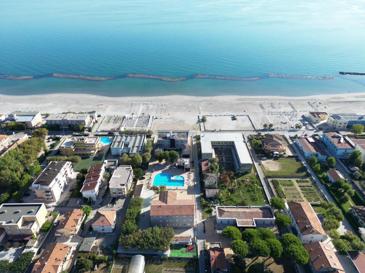 Color Perla Village Bellaria-Igea Marina Zewnętrze zdjęcie