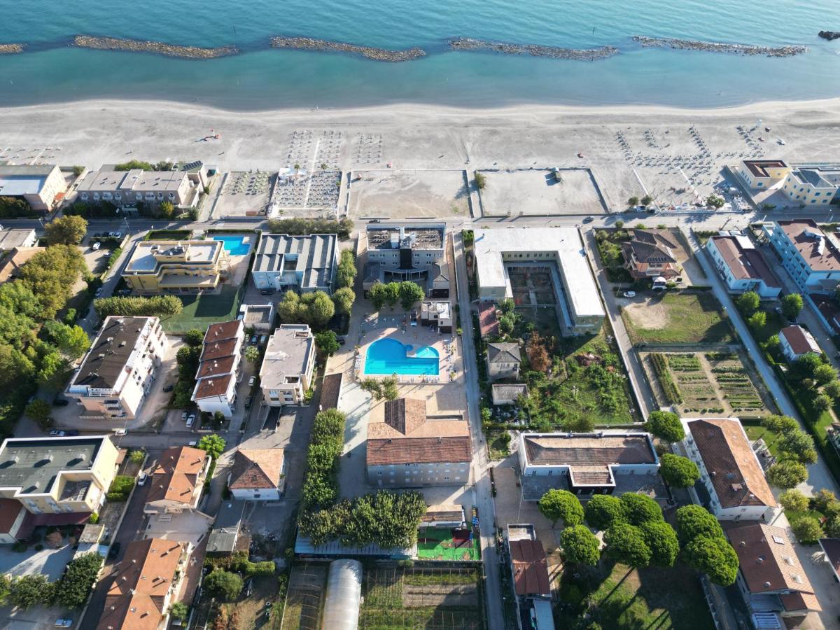 Color Perla Village Bellaria-Igea Marina Zewnętrze zdjęcie